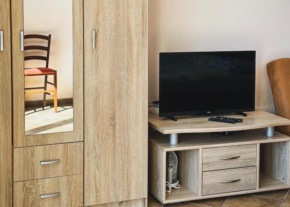 Green Line Guesthouse Бар Екстер'єр фото