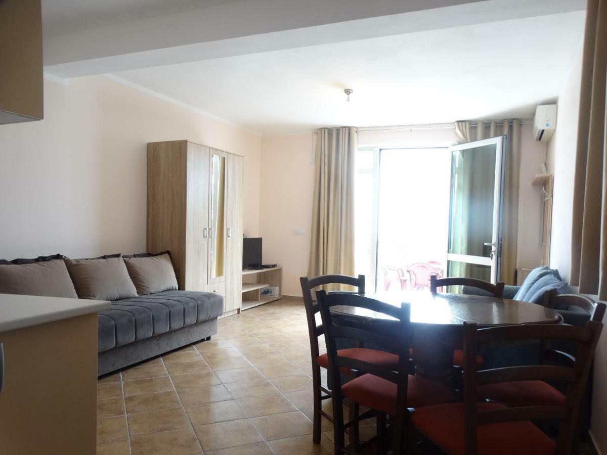 Green Line Guesthouse Бар Екстер'єр фото